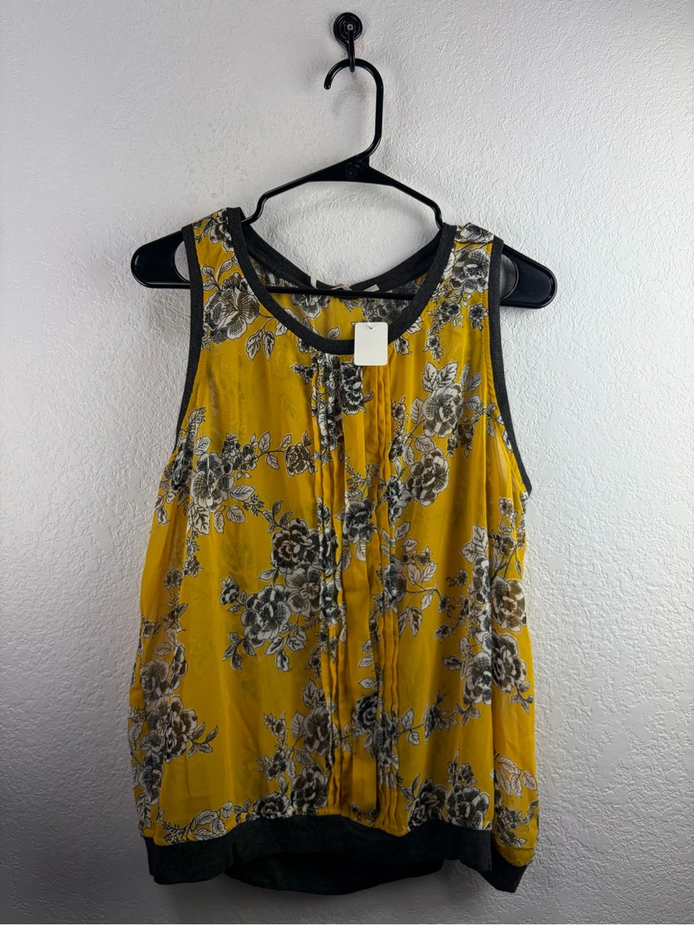 Gibson Yellow and Black Floral Blouse Size XL NWT